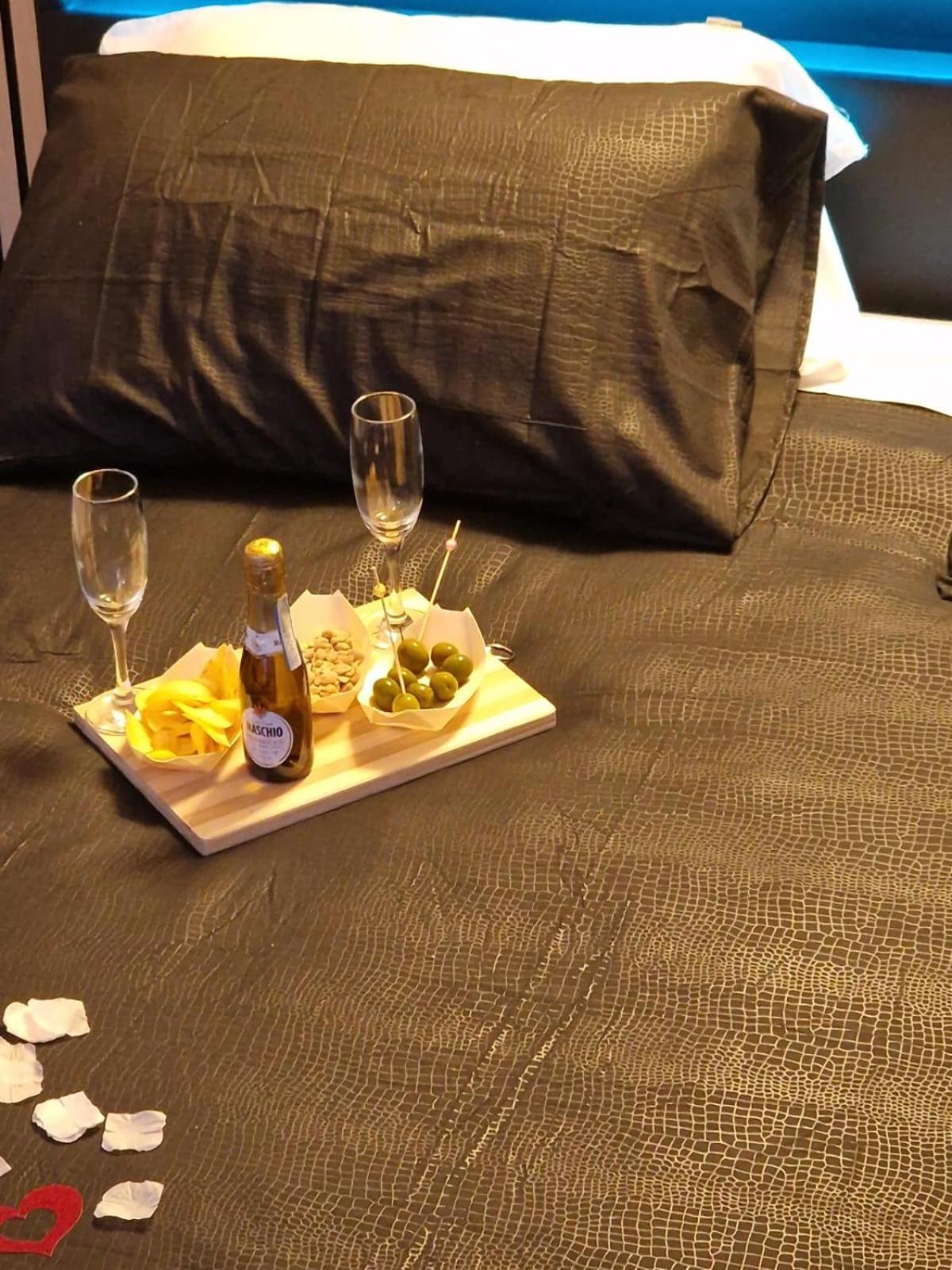 דירות נאפולי Charm E Chic מראה חיצוני תמונה