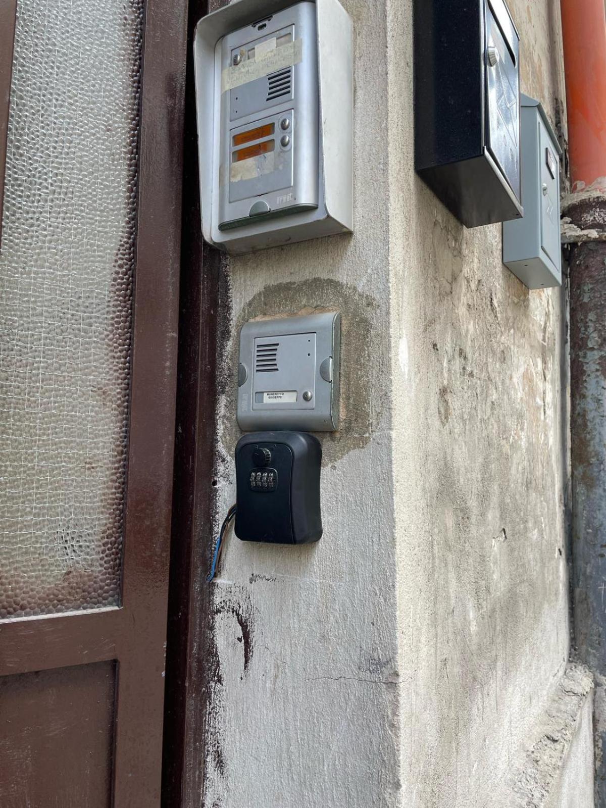 דירות נאפולי Charm E Chic מראה חיצוני תמונה